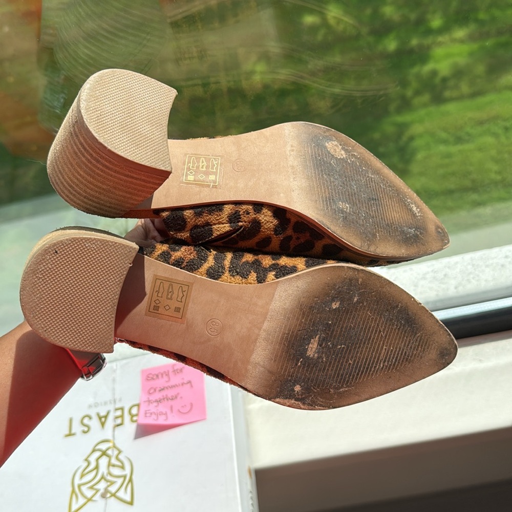 Suede leopard print mules. Size 8 - Picture 8 of 8